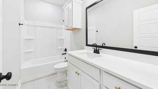 $277,500 | 123 Belle Lake Drive, Lafayette, LA 70506