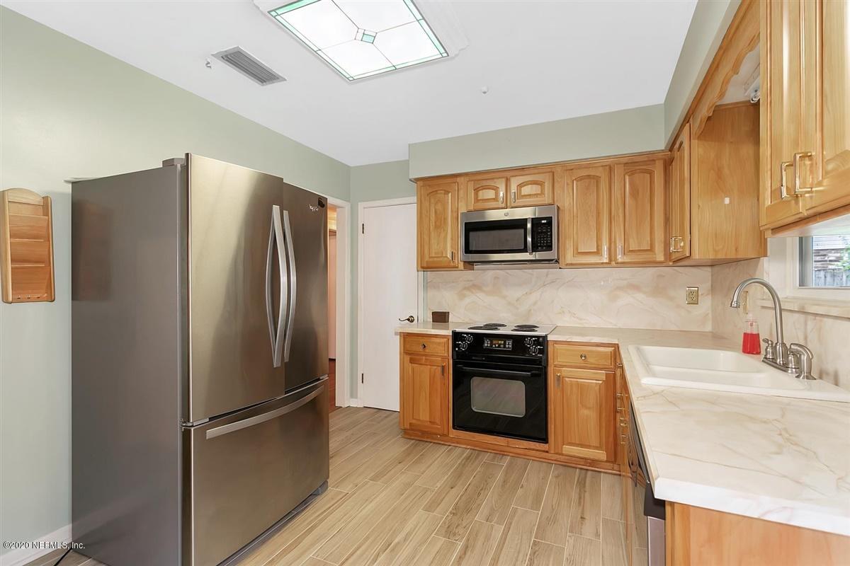 761 Trinidad Road Jacksonville, FL 32216 - Photo 7 of 20 Kitchen