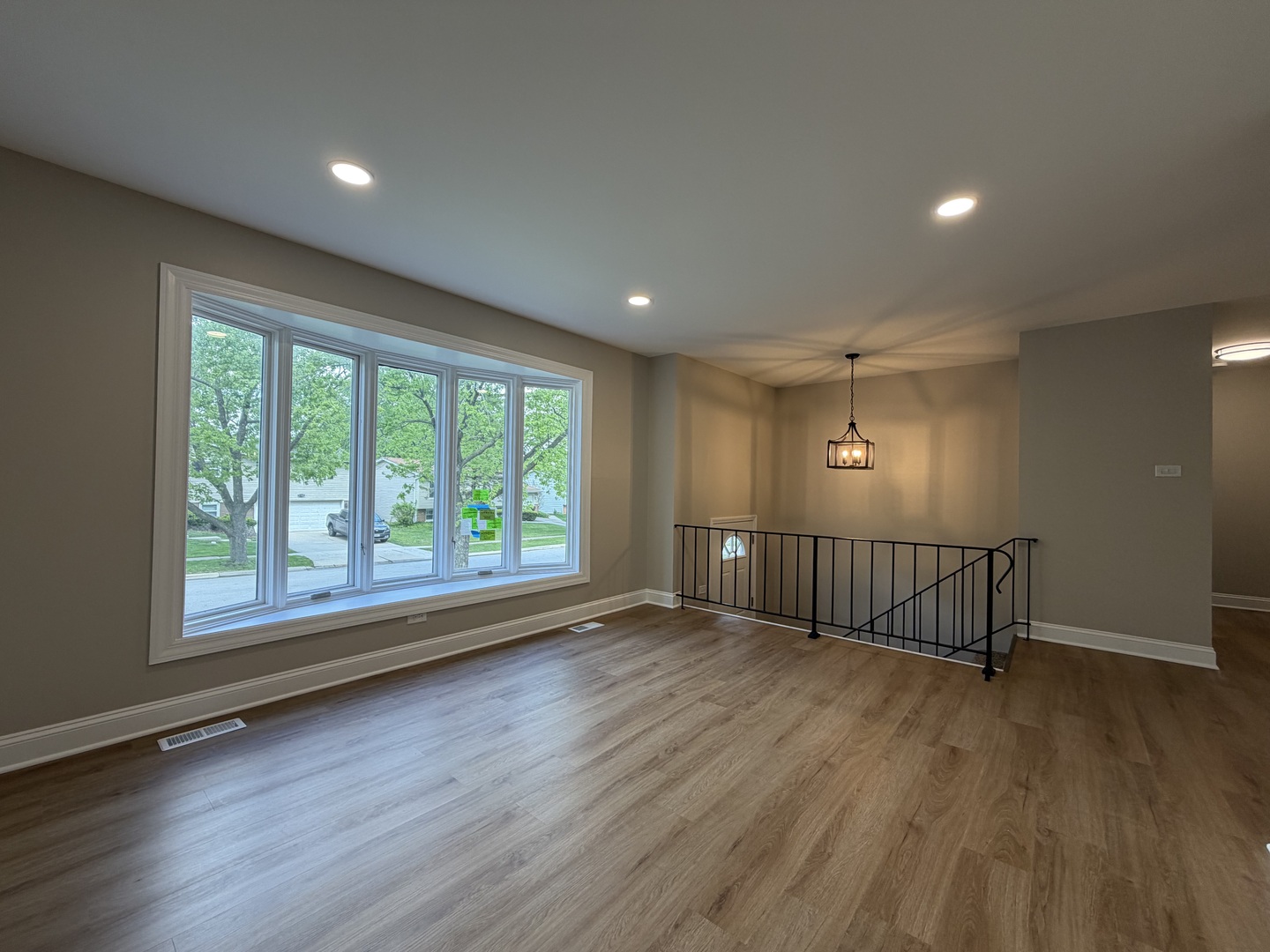 5747 Dover Road Oak Forest, IL 60452 - Photo 4 of 19