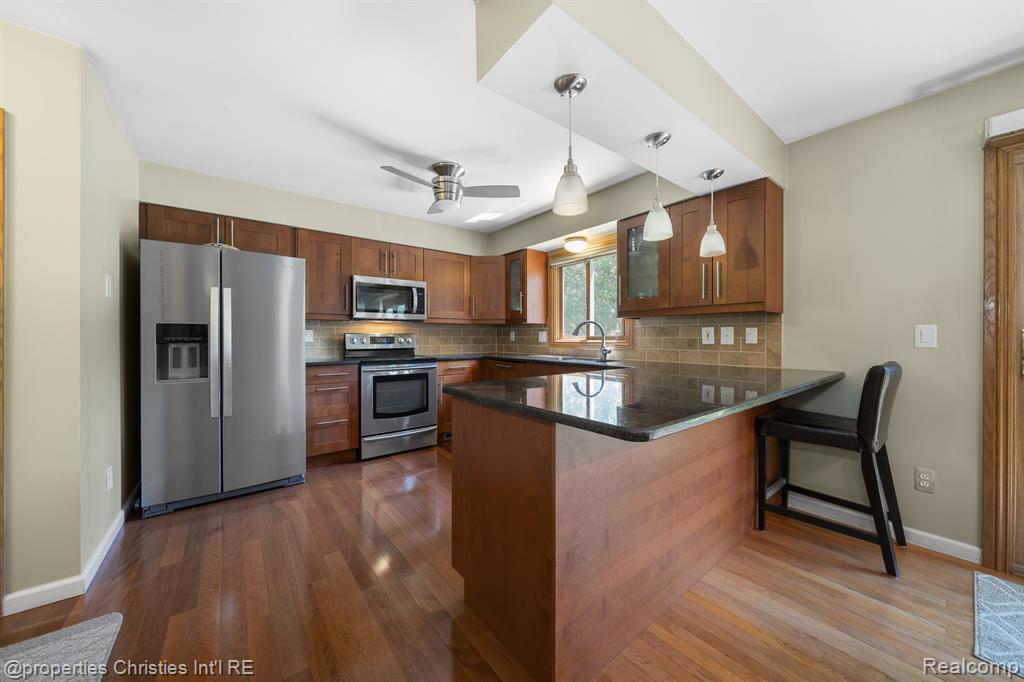 2163 Rochelle Park Drive Rochester Hills, MI 48309 - Photo 12 of 35