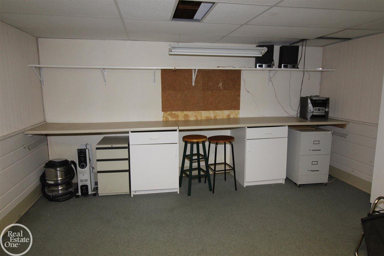 533 Fisher Road Grosse Pointe, MI 48230 - Photo 36 of 54 50044993-35.JPG