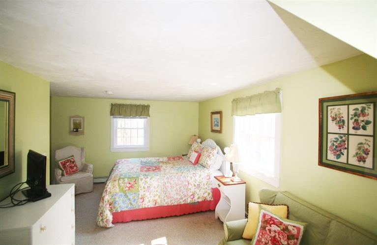 118 Richardson Road Centerville, MA 02632 - Photo 15 of 27 a bedroom with a bed and a window