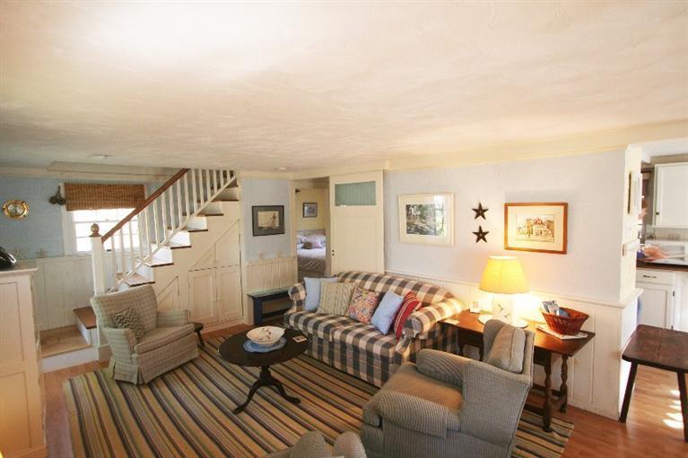 118 Richardson Road Centerville, MA 02632 - Photo 9 of 27 a living room with furniture and wooden floor