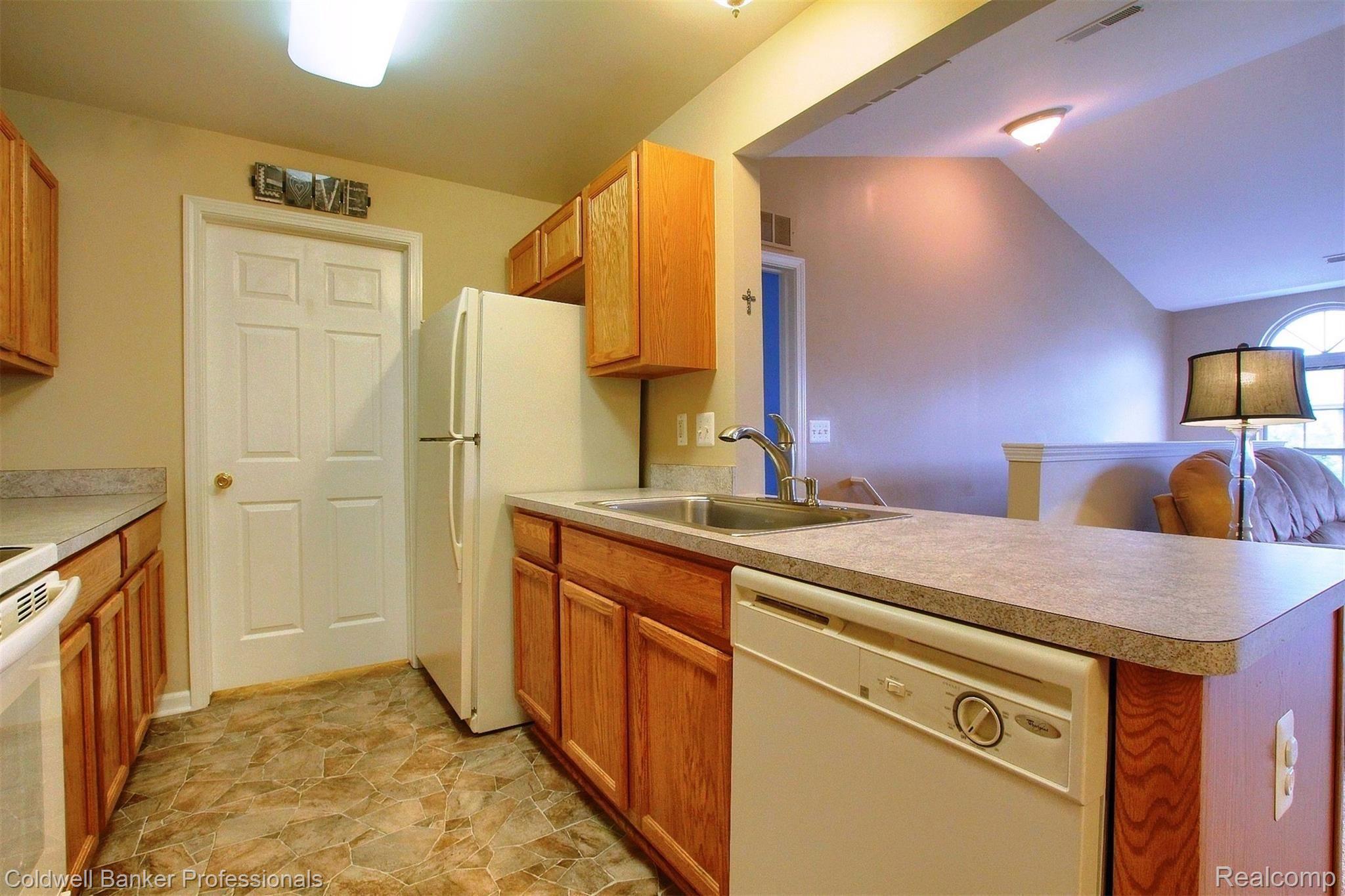 11830 Farmington Road Livonia, MI 48150 - Photo 13 of 26 Kitchen view #3