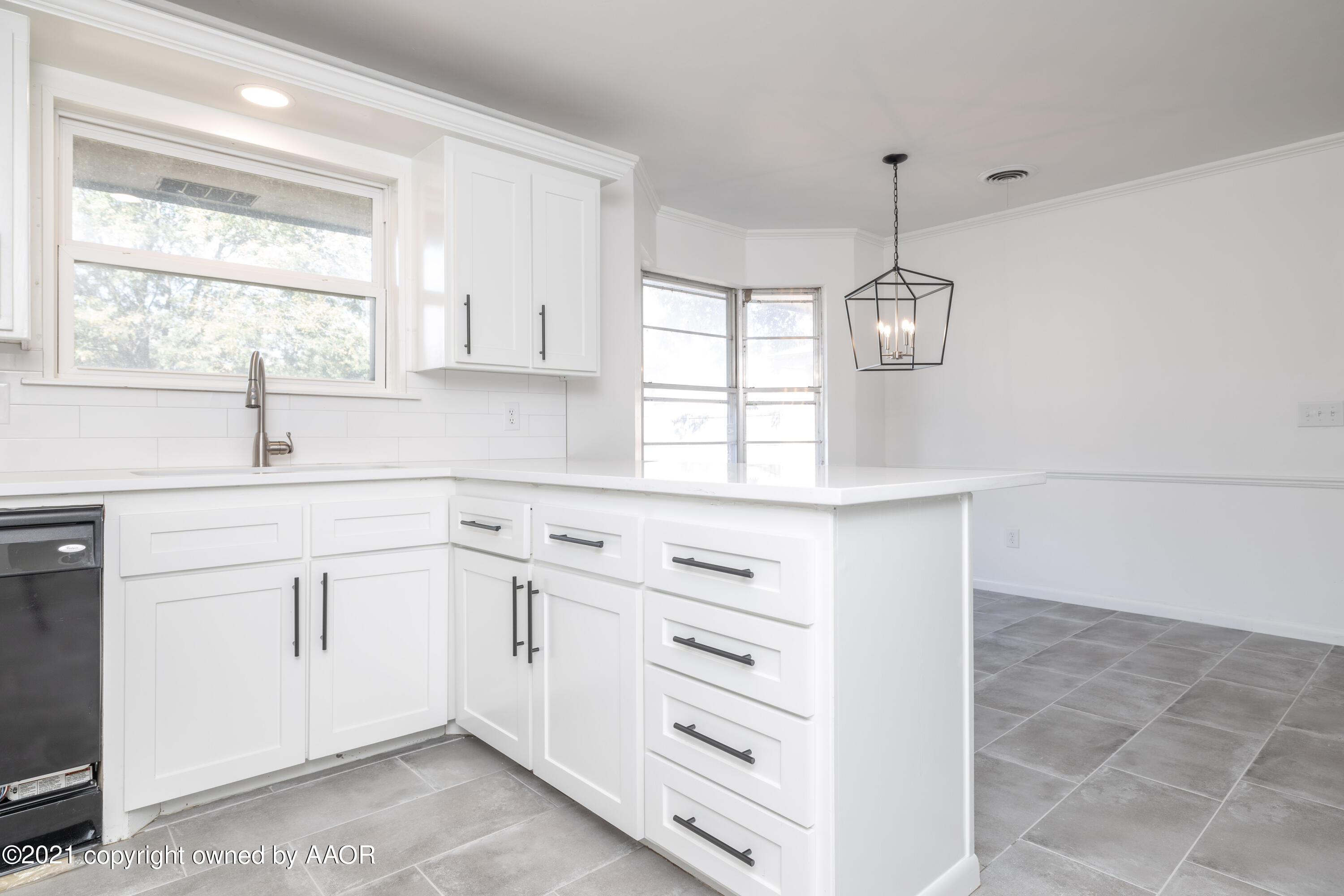3913 Kileen Drive Amarillo, TX 79109 - Photo 14 of 38 Kitchen