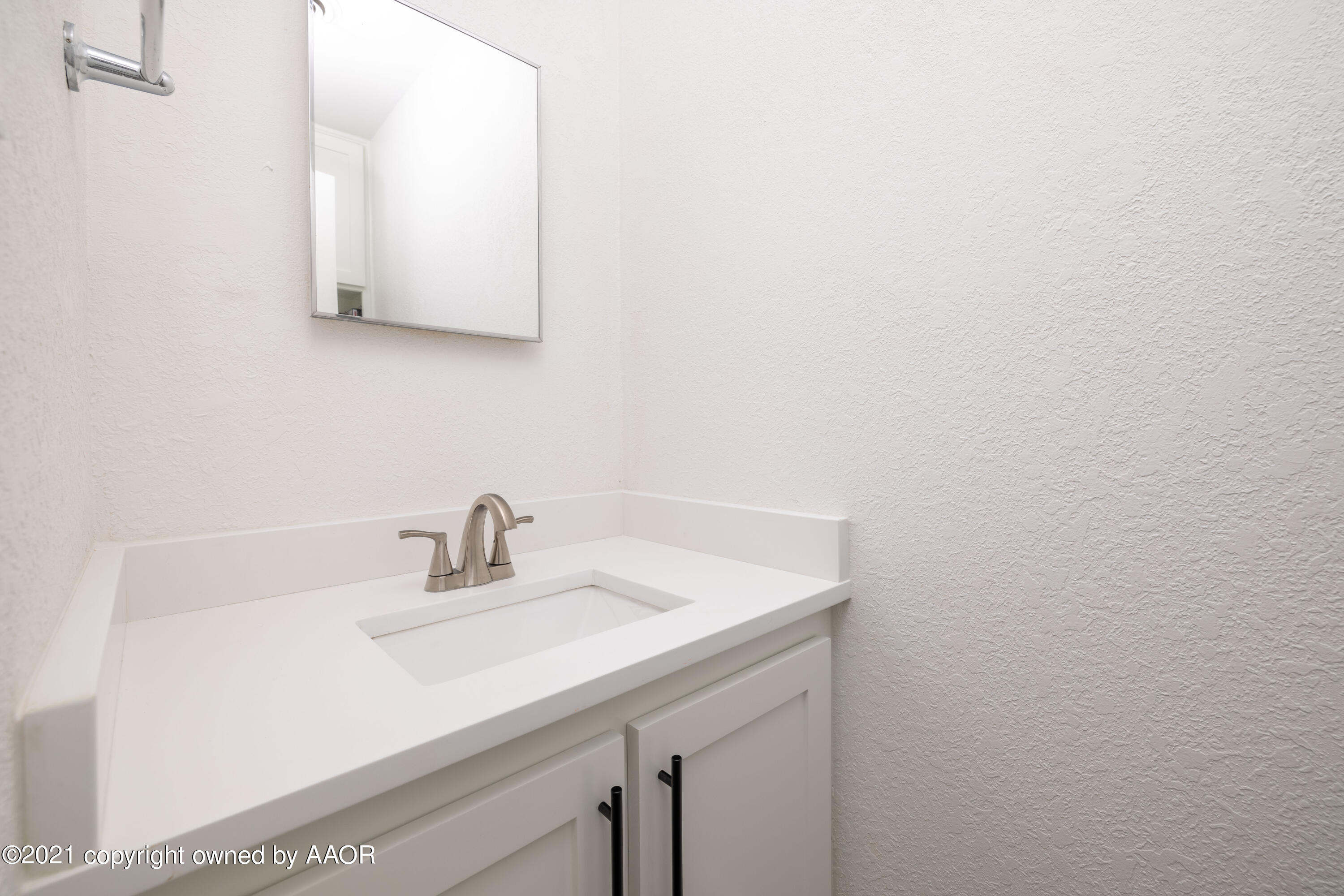 3913 Kileen Drive Amarillo, TX 79109 - Photo 21 of 38 Half Bath