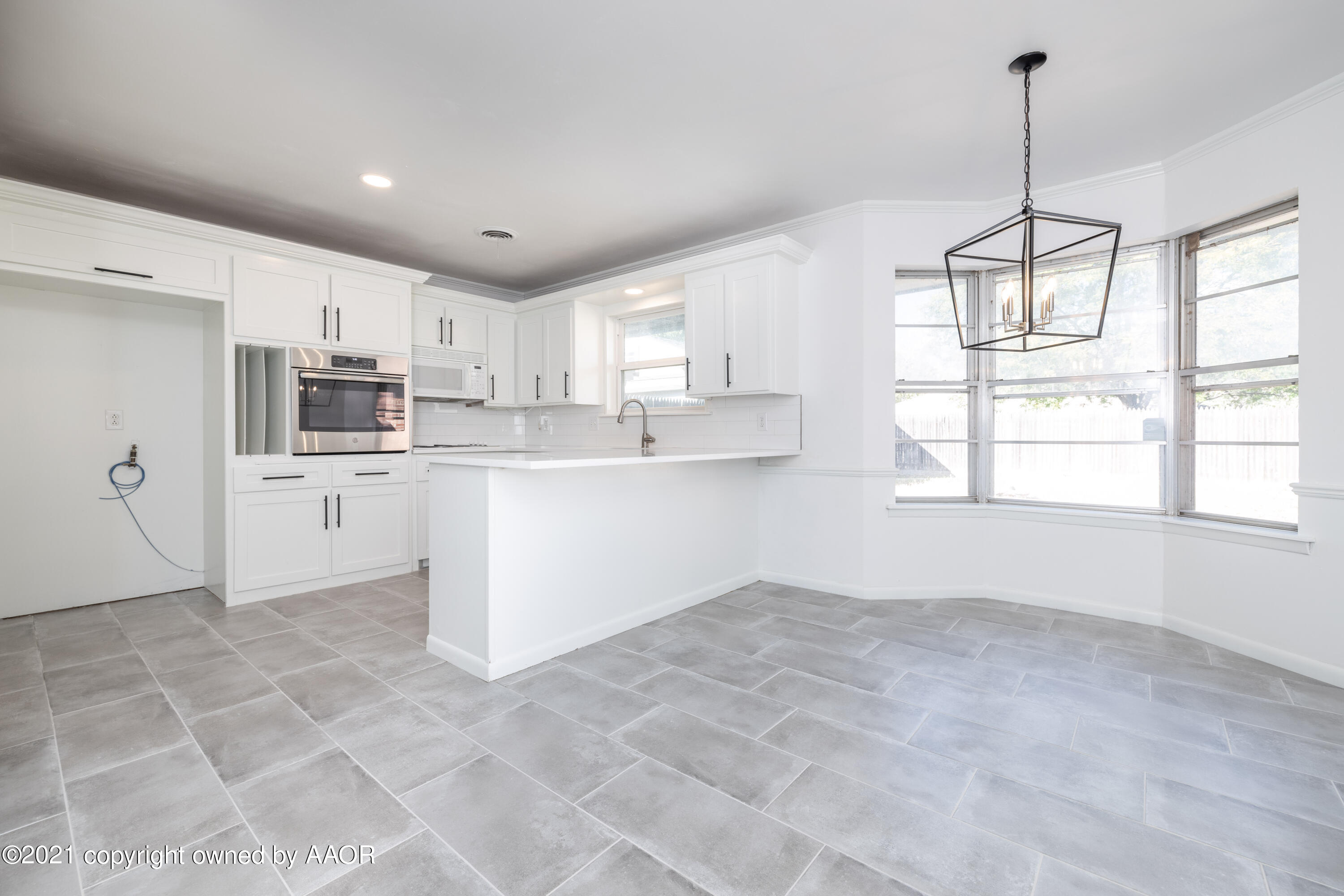 3913 Kileen Drive Amarillo, TX 79109 - Photo 9 of 38 Breakfast Nook/Kitchen