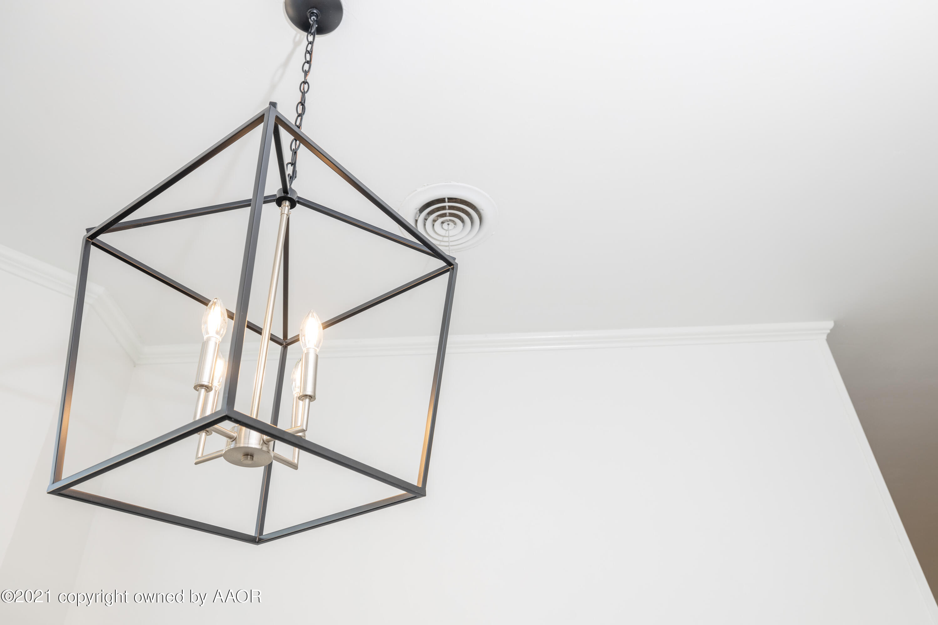 3913 Kileen Drive Amarillo, TX 79109 - Photo 10 of 38 Breakfast Nook Chandelier