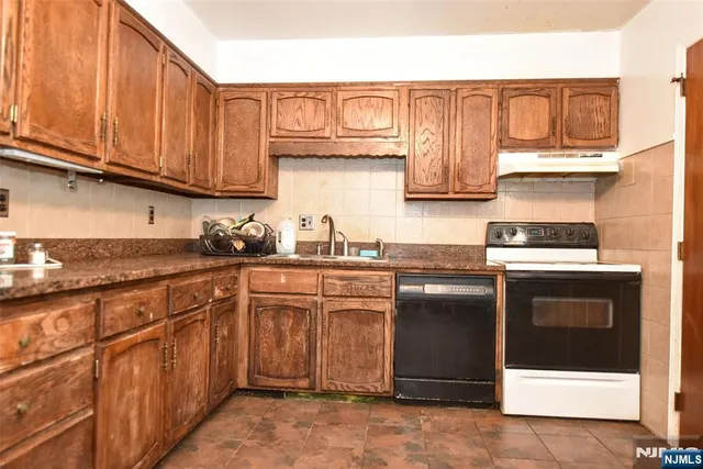 $599,000 | 181 Pleasant Valley Way, West Orange, NJ 07052