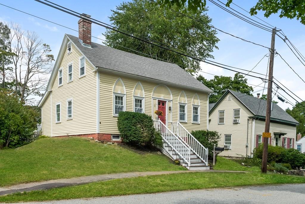 23 Middle Street Georgetown, MA 01833 - Photo 4 of 42 Gallery Image 4