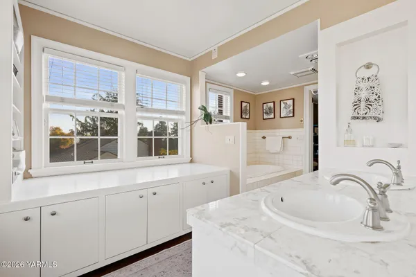 $1,600,000 | 1909 West Chestnut Avenue, Yakima, WA 98902