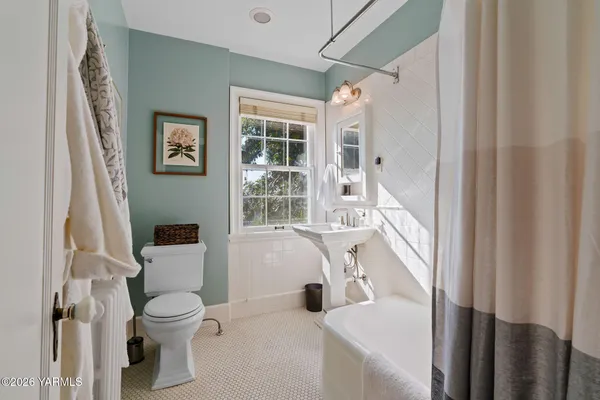 $1,600,000 | 1909 West Chestnut Avenue, Yakima, WA 98902