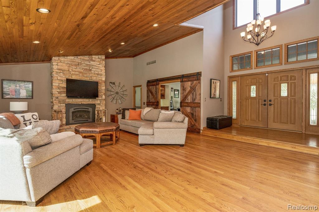 3965 Collins Road Oakland, MI 48363 - Photo 6 of 63