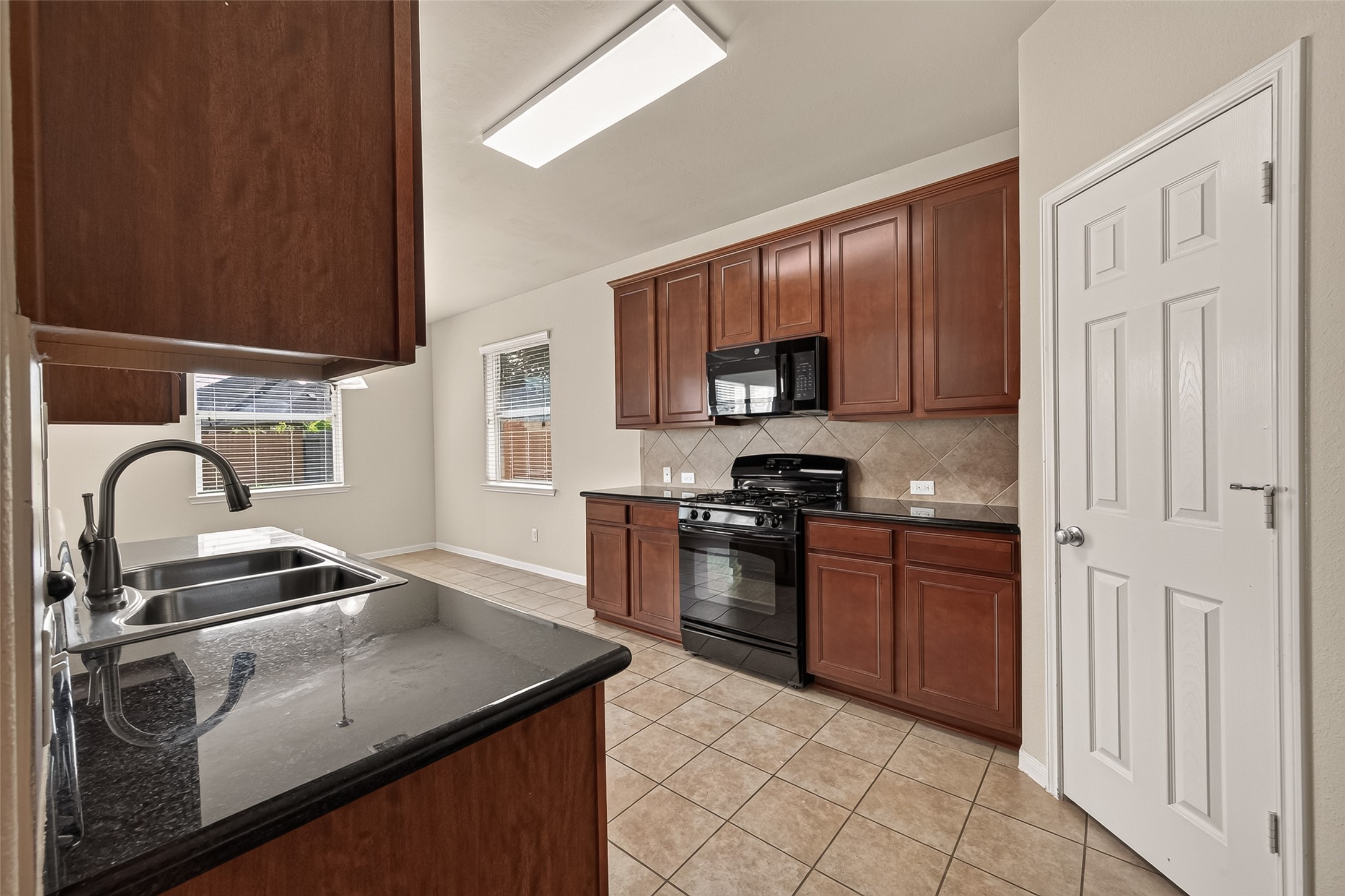 9118 Cavalier Lane Rosenberg, TX 77469 - Photo 20 of 39 Gallery Image 20