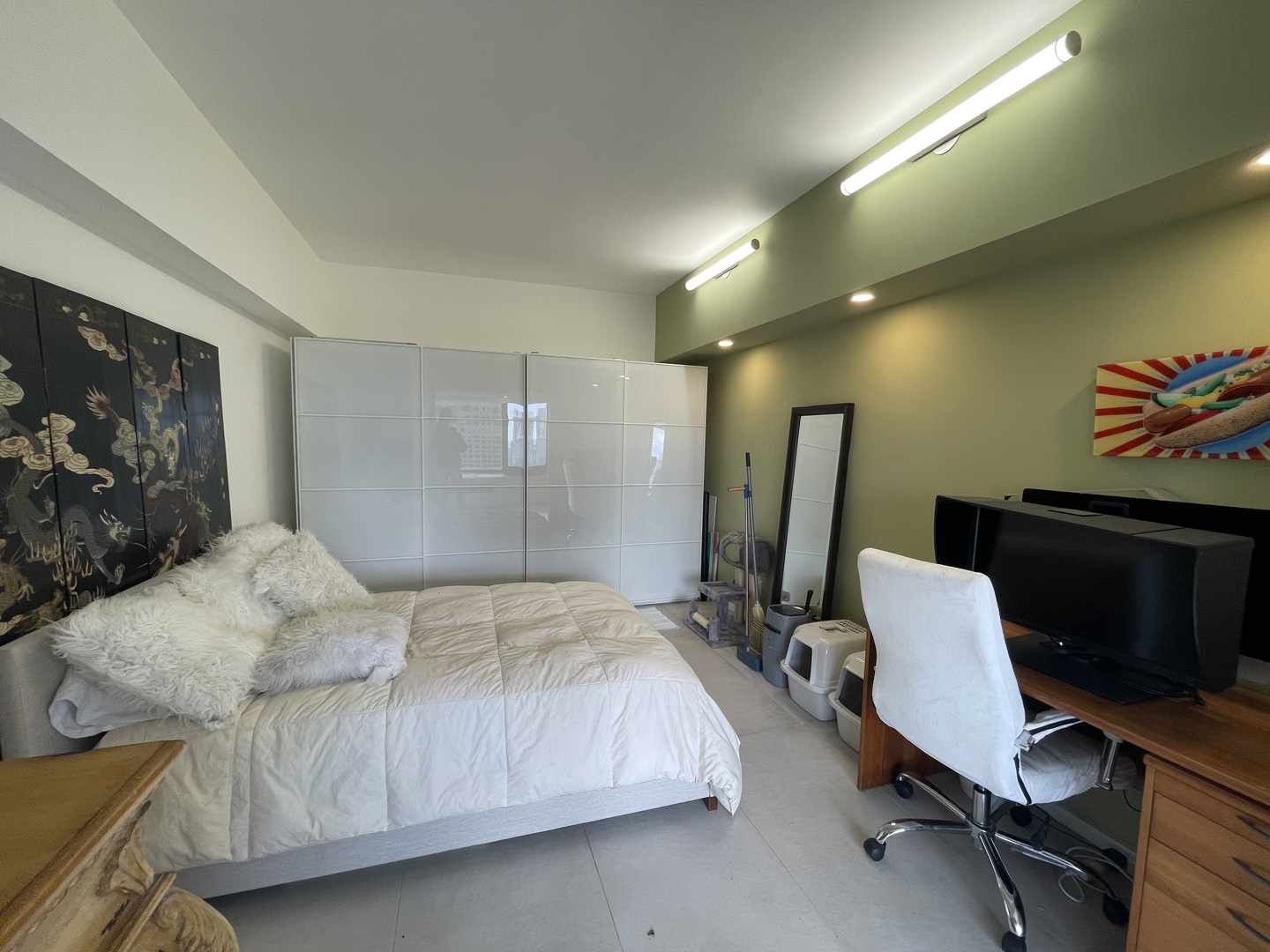 175 East Delaware Place, Unit 4723 Chicago, IL 60611 - Photo 16 of 26