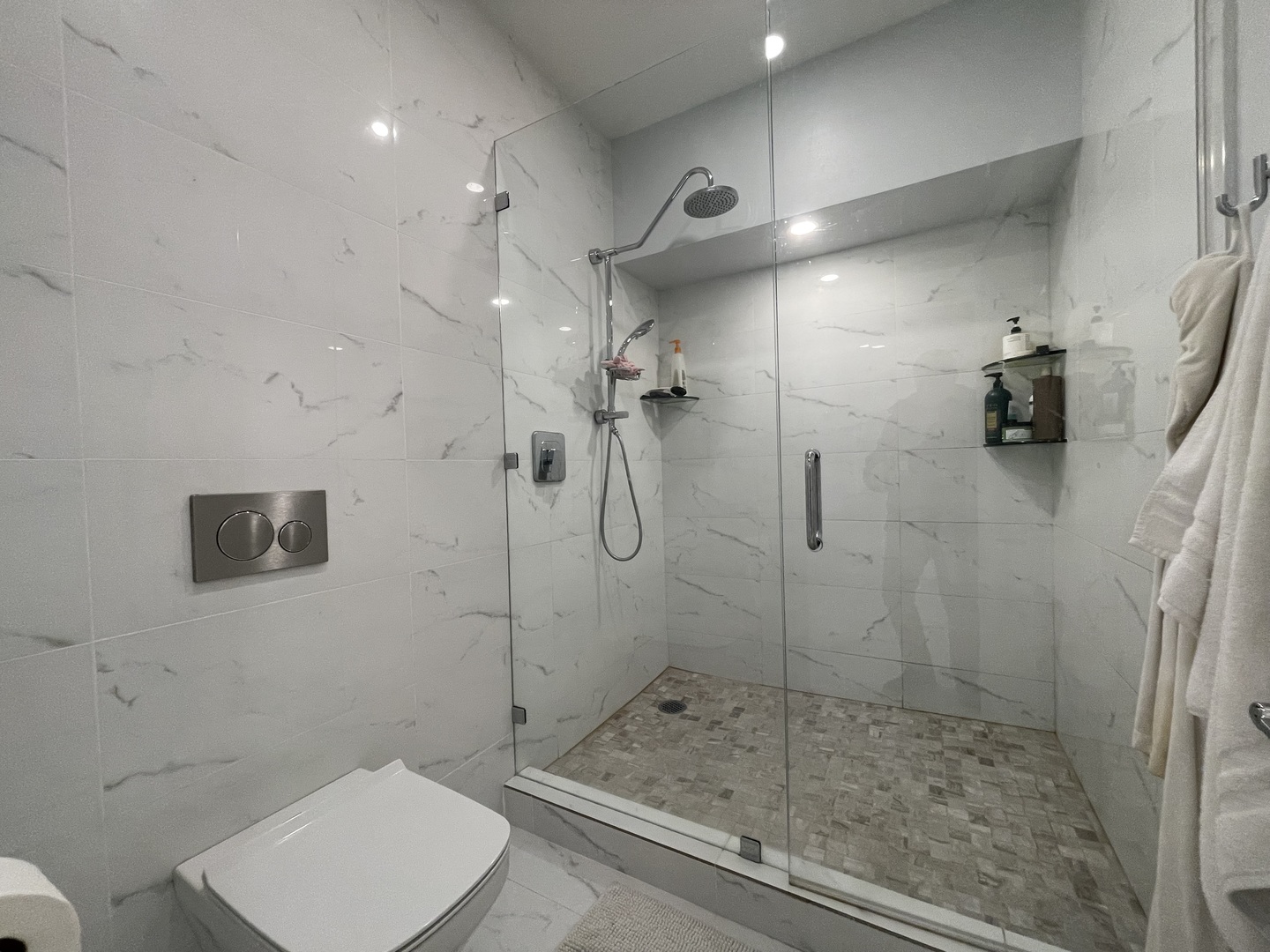 175 East Delaware Place, Unit 4723 Chicago, IL 60611 - Photo 24 of 26