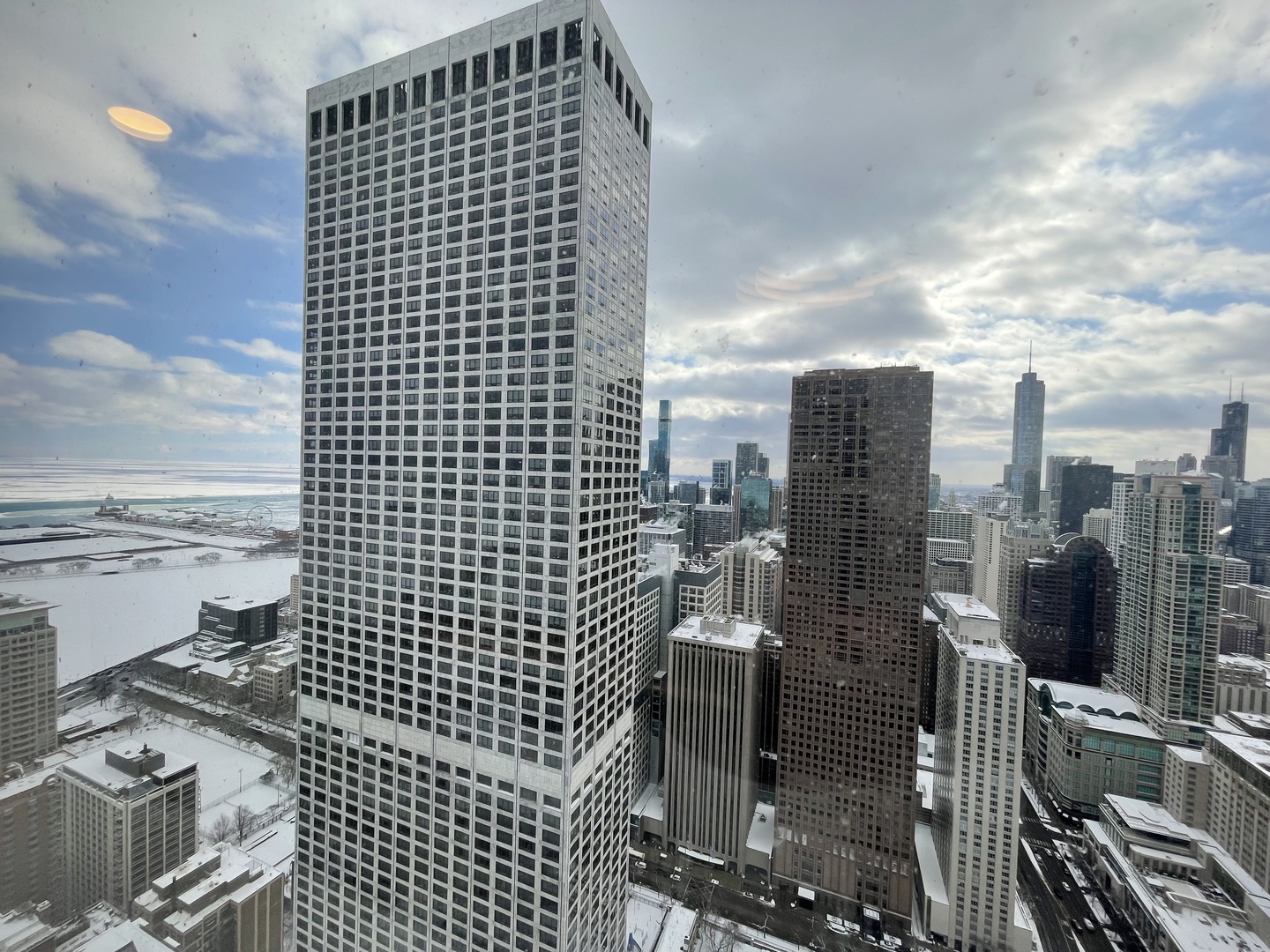 175 East Delaware Place, Unit 4723 Chicago, IL 60611 - Photo 9 of 26