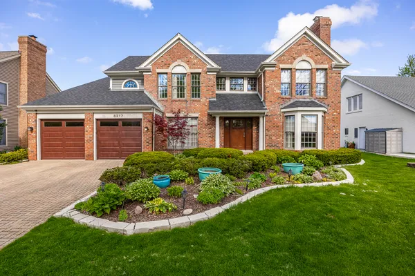 $735,000 | 8217 Pine Bluff Court, Darien, IL 60561