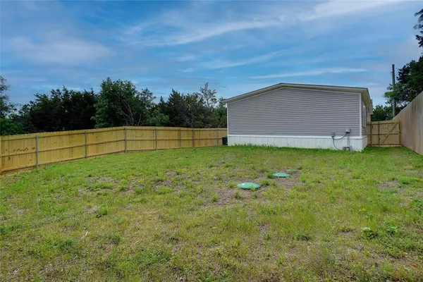 $1,695 | 2509 Elk Trail, Granbury, TX 76048