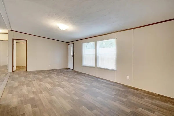$1,695 | 2509 Elk Trail, Granbury, TX 76048