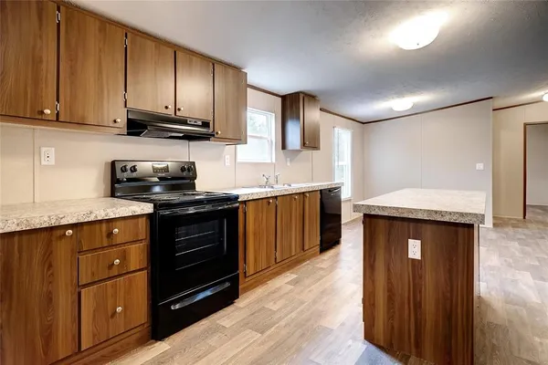 $1,695 | 2509 Elk Trail, Granbury, TX 76048