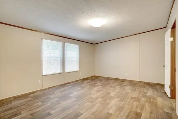 $1,695 | 2509 Elk Trail, Granbury, TX 76048
