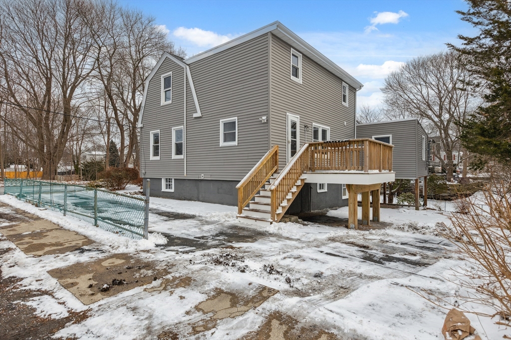 24 Leech Street Beverly, MA 01915 - Photo 12 of 15