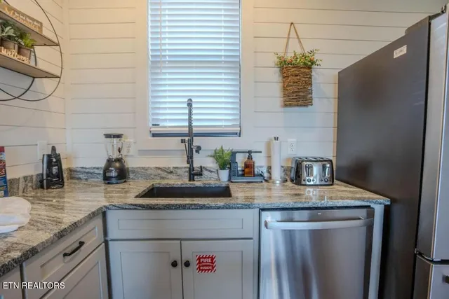 $625,000 | 1367 Lk Hvn Way, Sevierville, TN 37876