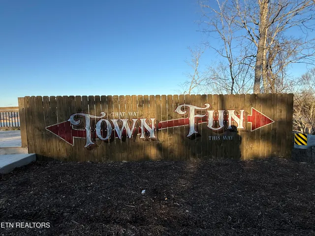 $625,000 | 1367 Lk Hvn Way, Sevierville, TN 37876