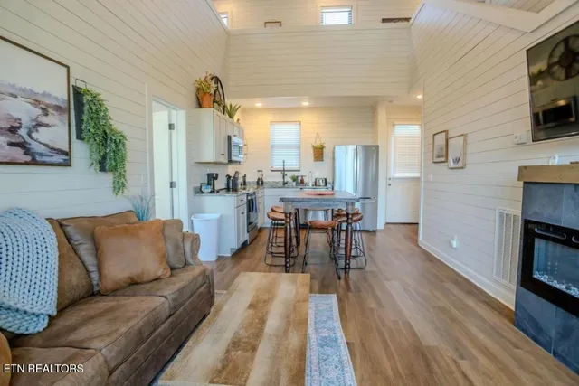 $625,000 | 1367 Lk Hvn Way, Sevierville, TN 37876