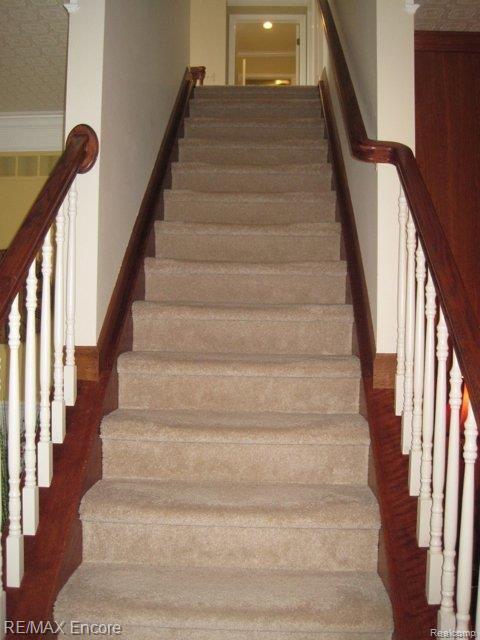 8635 Deerwood Road Clarkston, MI 48348 - Photo 57 of 58 2nd Staircase_V2.jpg