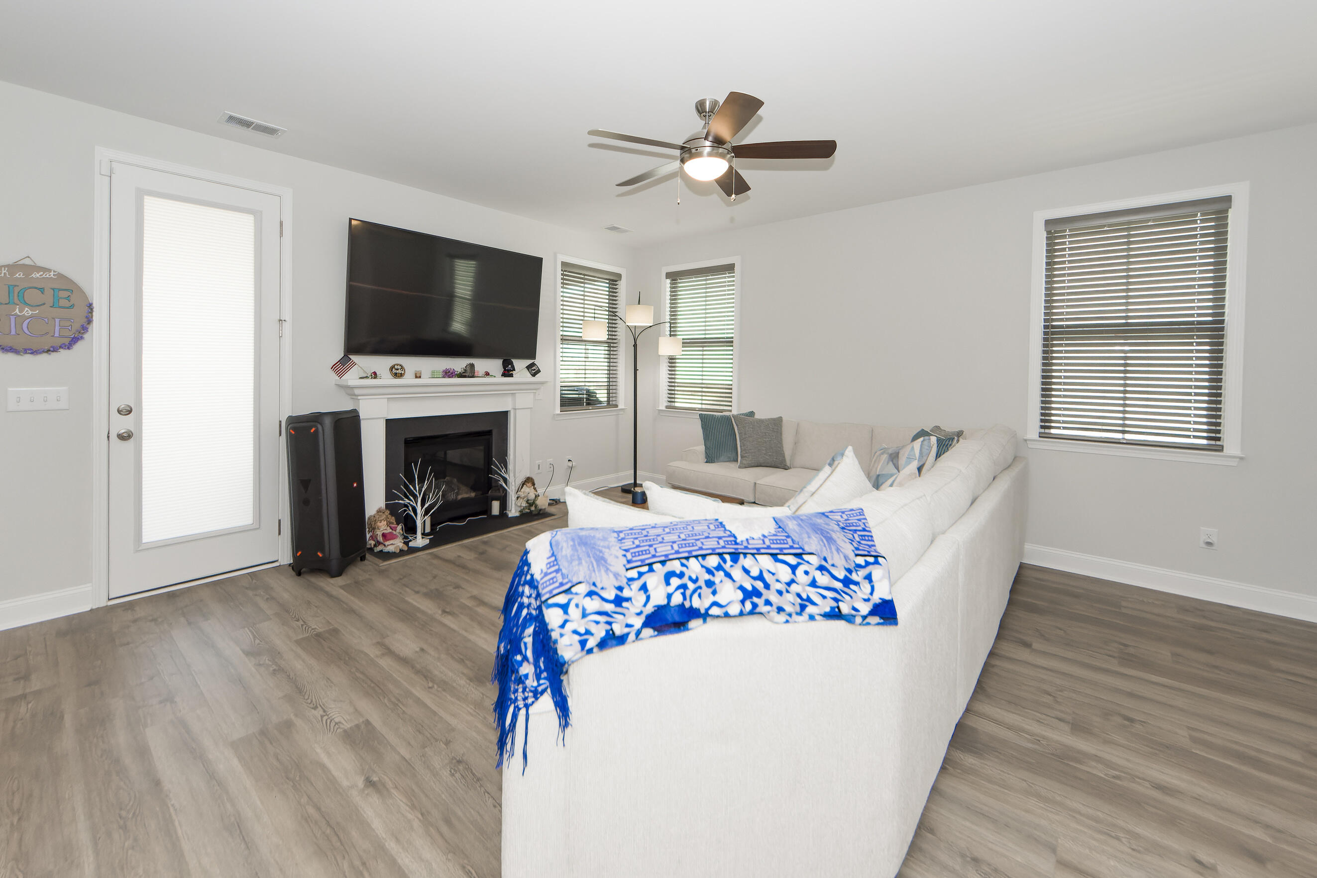 110 Forest Springs Road Moncks Corner, SC 29461 - Photo 4 of 48 04