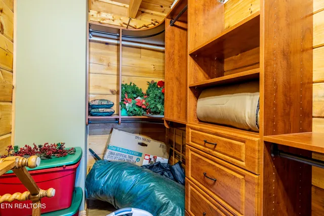 $844,900 | 7835 East Lamar Alexander Parkway, Townsend, TN 37882