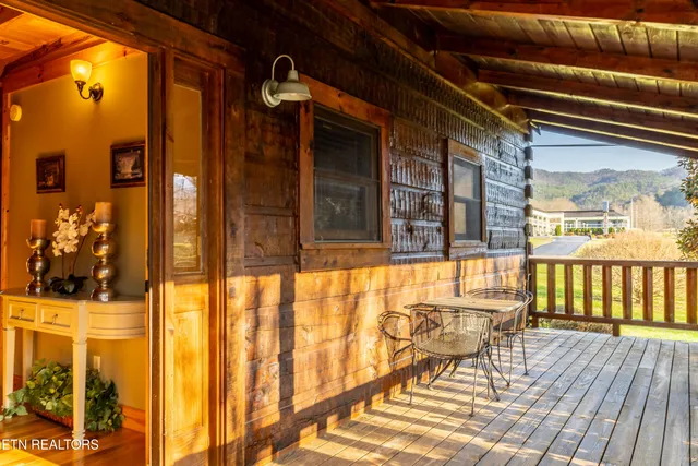 $844,900 | 7835 East Lamar Alexander Parkway, Townsend, TN 37882