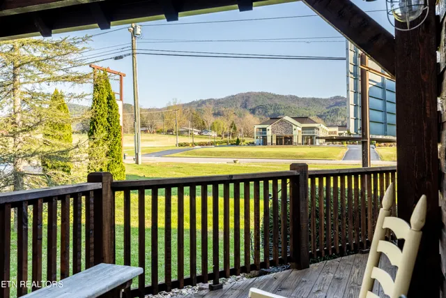 $844,900 | 7835 East Lamar Alexander Parkway, Townsend, TN 37882