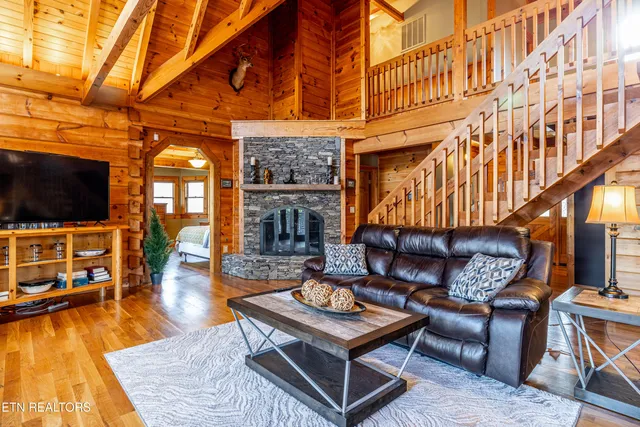 $844,900 | 7835 East Lamar Alexander Parkway, Townsend, TN 37882