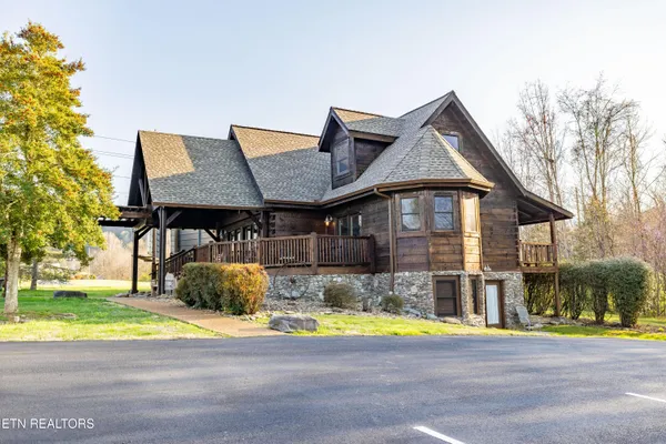 $844,900 | 7835 East Lamar Alexander Parkway, Townsend, TN 37882