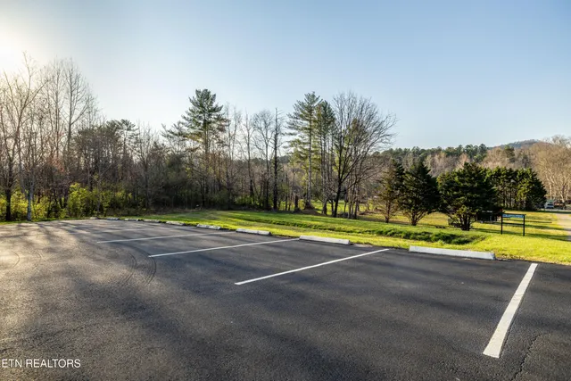 $844,900 | 7835 East Lamar Alexander Parkway, Townsend, TN 37882