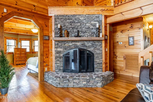 $844,900 | 7835 East Lamar Alexander Parkway, Townsend, TN 37882