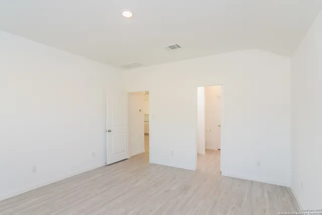 $1,820 | 6141 Treadle, New Braunfels, TX 78132