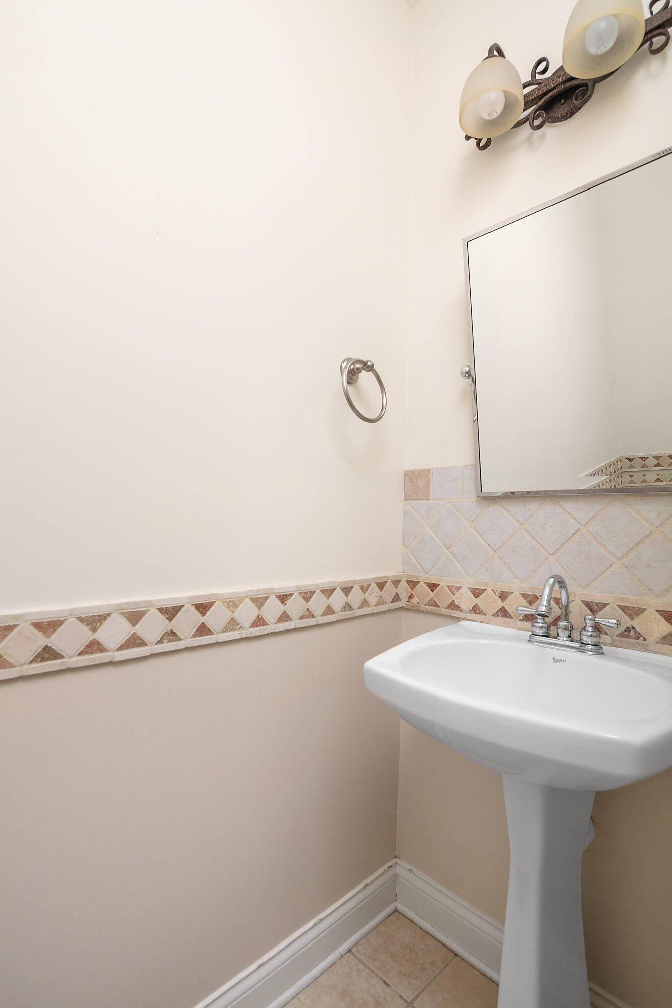 1225 Raeford Lane Lexington, KY 40513 - Photo 10 of 29 IMG_7174