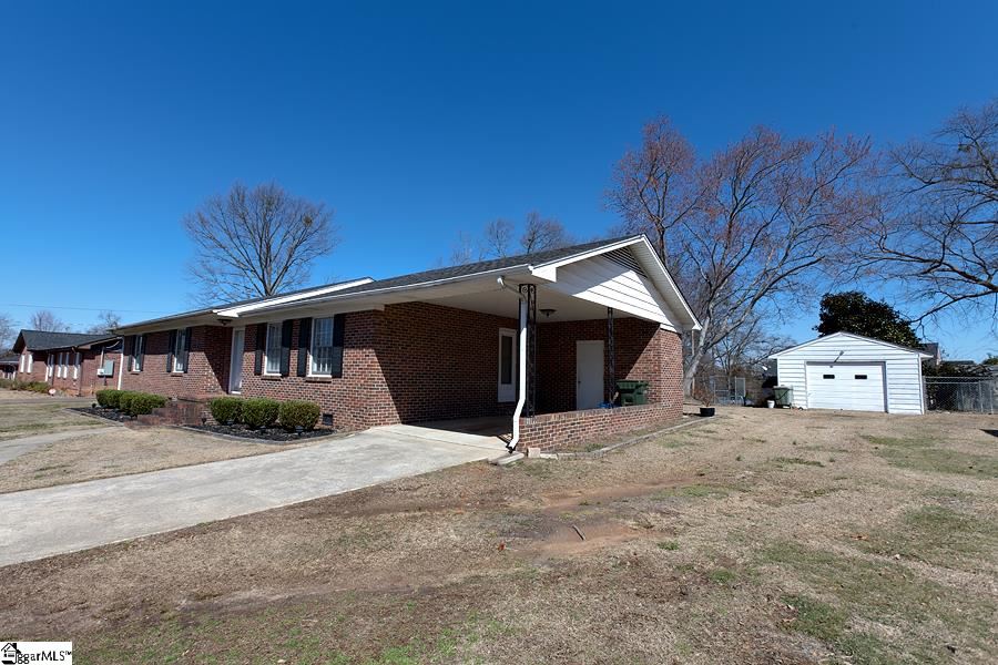 108 Roe Street Greer, SC 29651 - Photo 2 of 20 Gallery Image 2