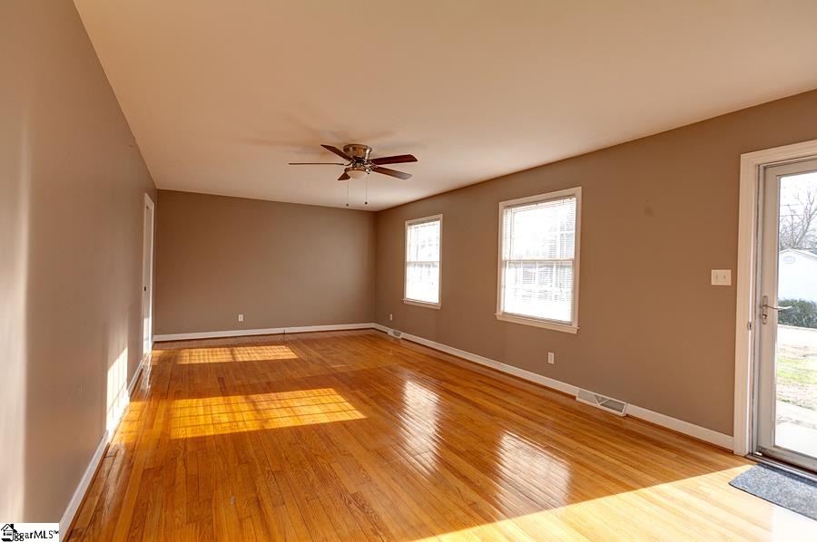 108 Roe Street Greer, SC 29651 - Photo 4 of 20 Gallery Image 4