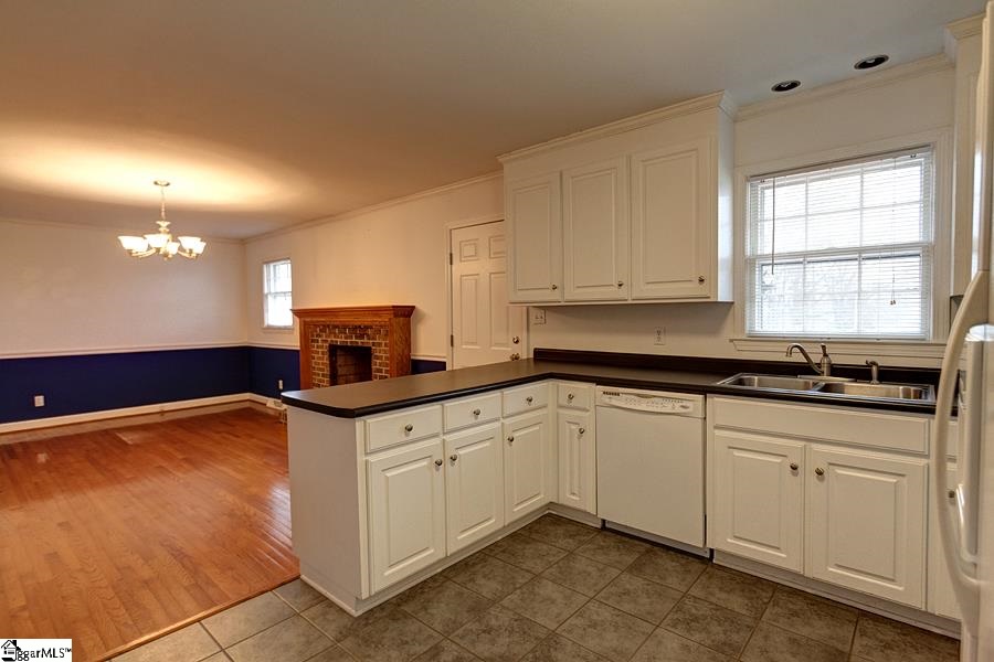 108 Roe Street Greer, SC 29651 - Photo 7 of 20 Gallery Image 7