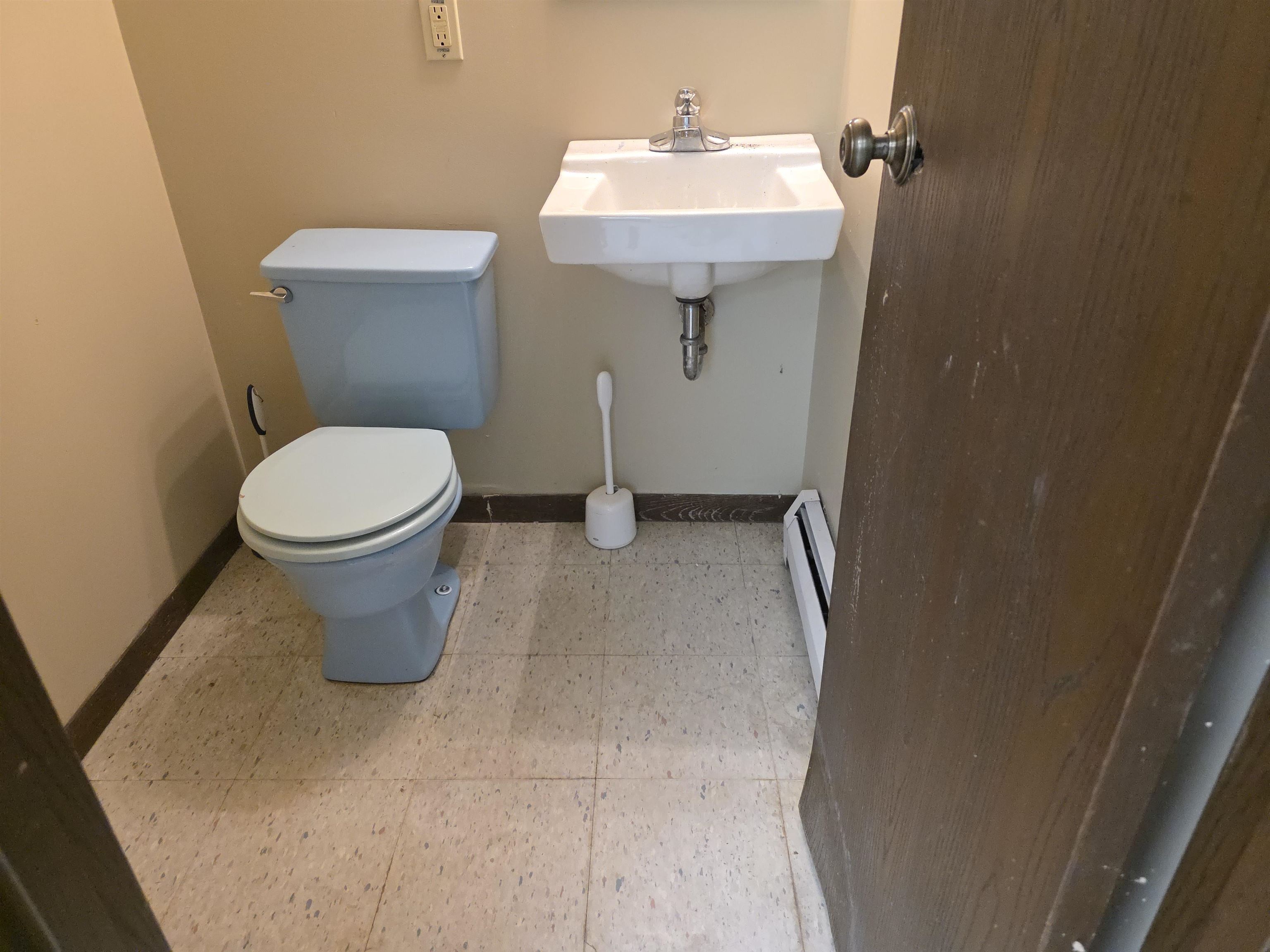 84 Hunter Street Springfield, VT 05156 - Photo 25 of 31