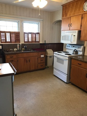 27 Longfellow Road Worcester, MA 01602 - Photo 13 of 25 Gallery Image 13