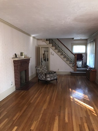 27 Longfellow Road Worcester, MA 01602 - Photo 7 of 25 Gallery Image 7
