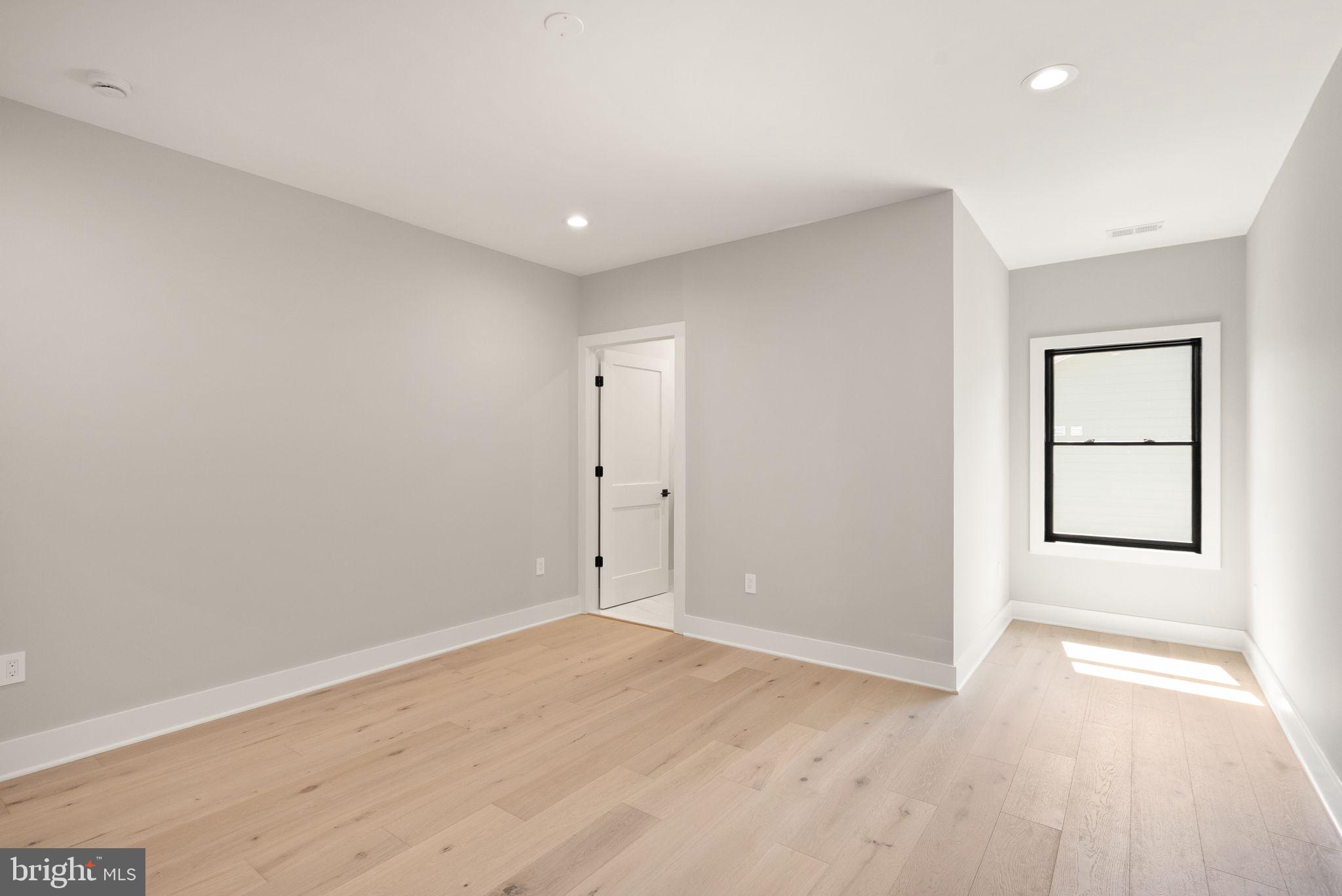 6329 Halsey Road McLean, VA 22101 - Photo 60 of 94 Bright and airy blank canvas awaits.