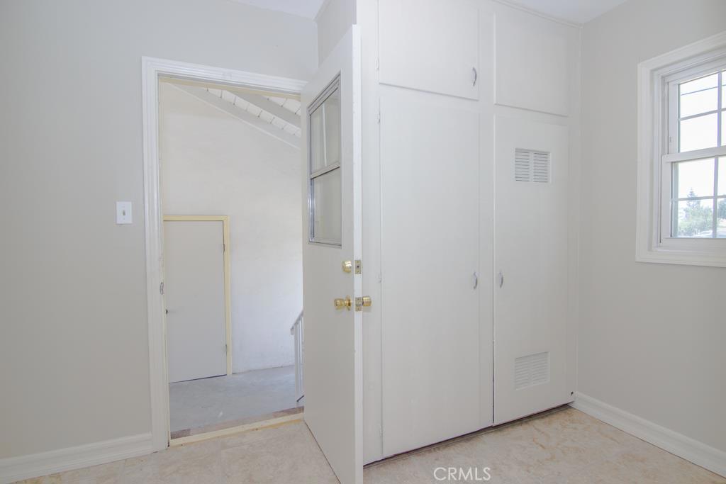 800 North Valencia Drive Colton, CA 92324 - Photo 12 of 31