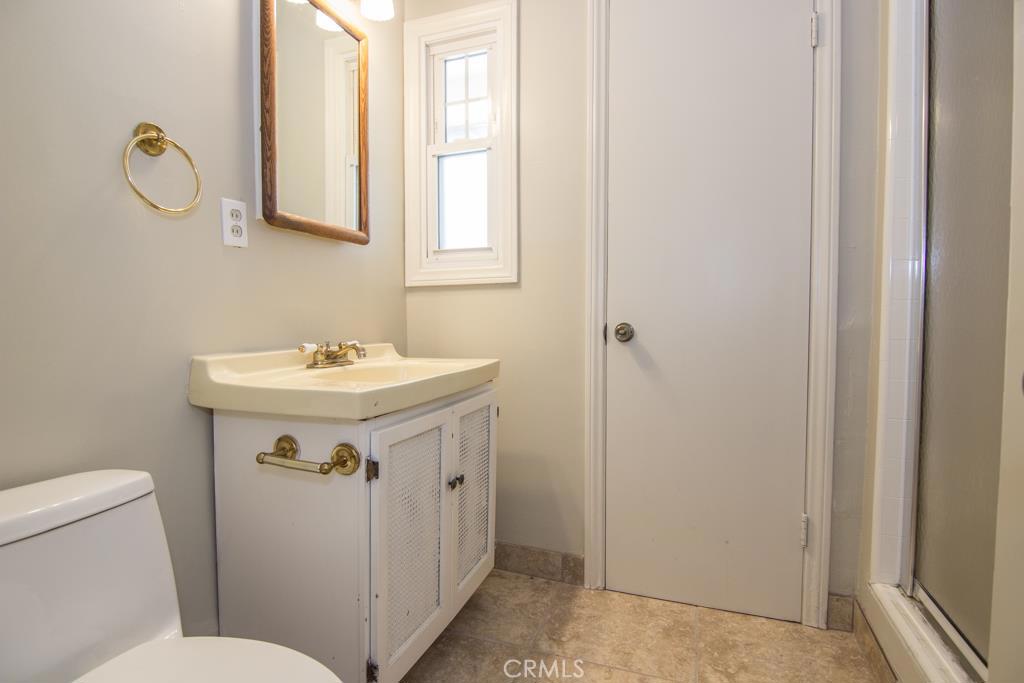 800 North Valencia Drive Colton, CA 92324 - Photo 15 of 31